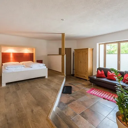 Bed & Breakfast Landgut Edelweiss 4*